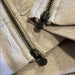 Cute Rose Bud Zippers for seamstress